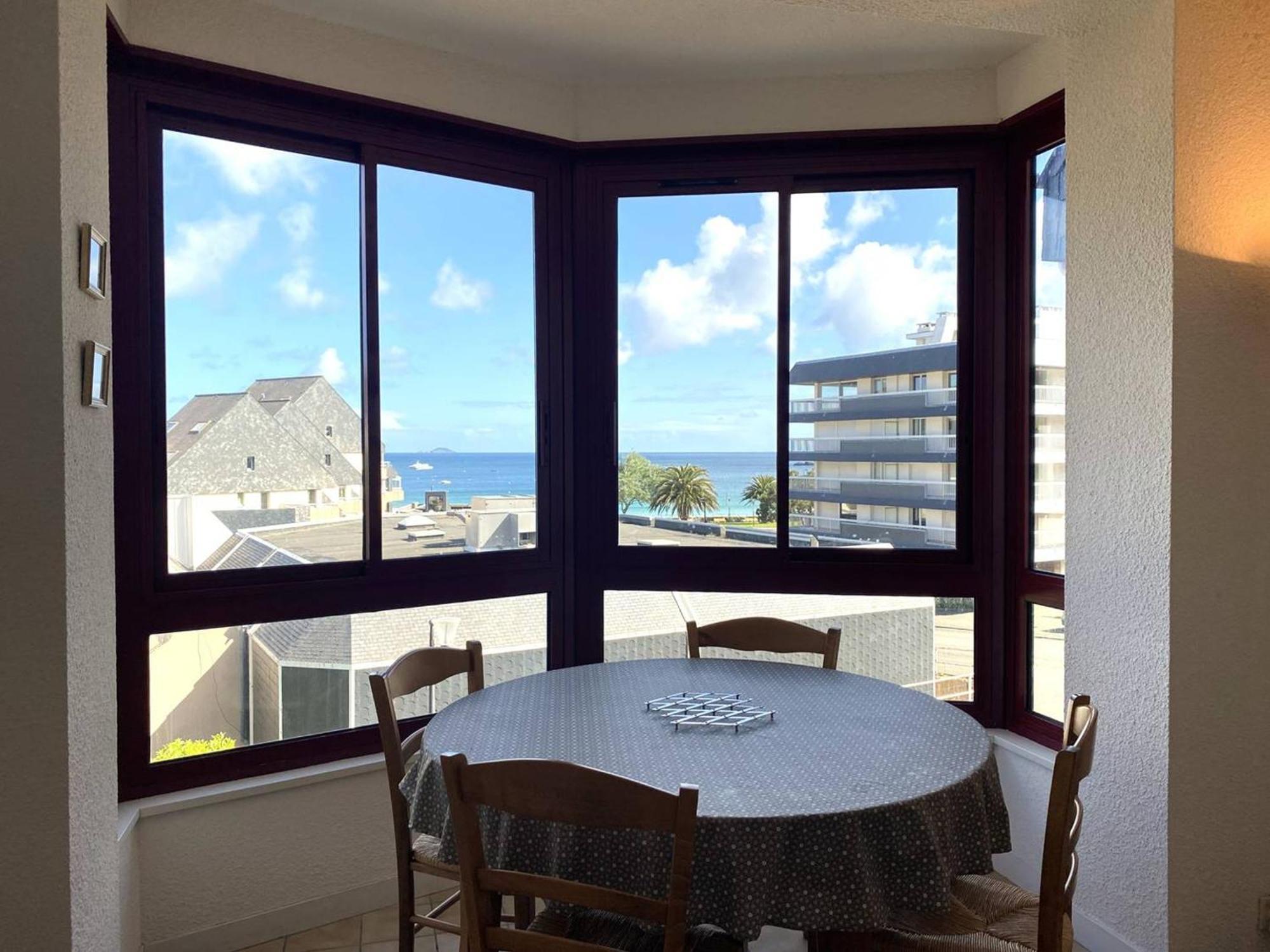 A 200m De La Avec 2 Et Garage A - Fr-1-368-422 Appartement *
